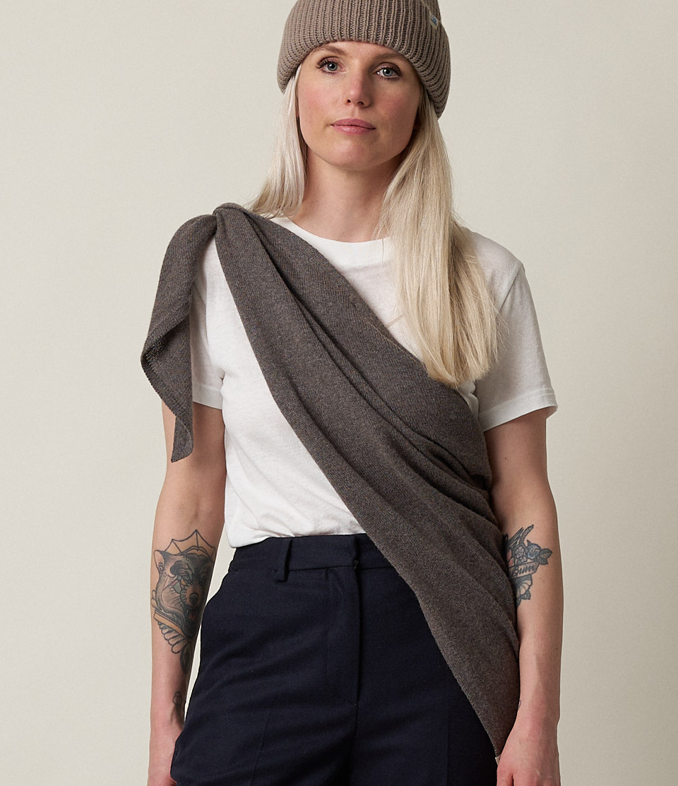 Dark Grey Women Merz B. Schwanen SKTS01 light triangle Scarf | MERZ1340869